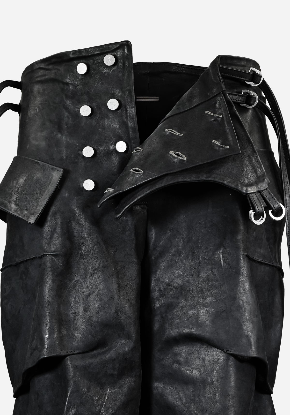 “GALLAN” LAYERED CURSAR BONDAGE NUBUK FENCING MOTOCARGO SHORTS