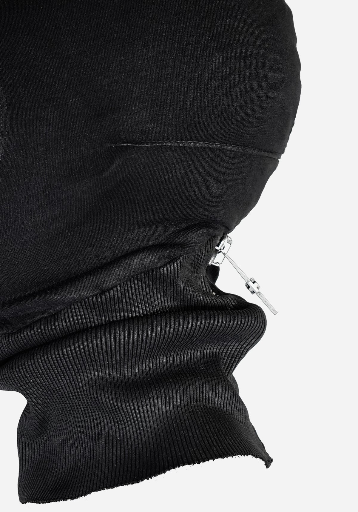 “PLUNGETHO” BACKZIP FLACCID MASK