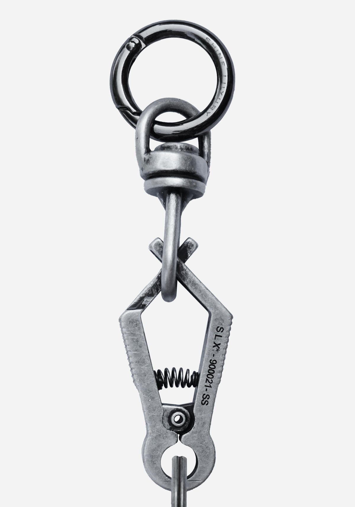 “GOTHEMA”  UTILITY METHACROSS KEYCHAIN