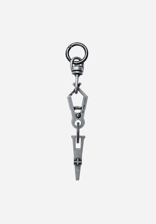 “GOTHEMA”  UTILITY METHACROSS KEYCHAIN