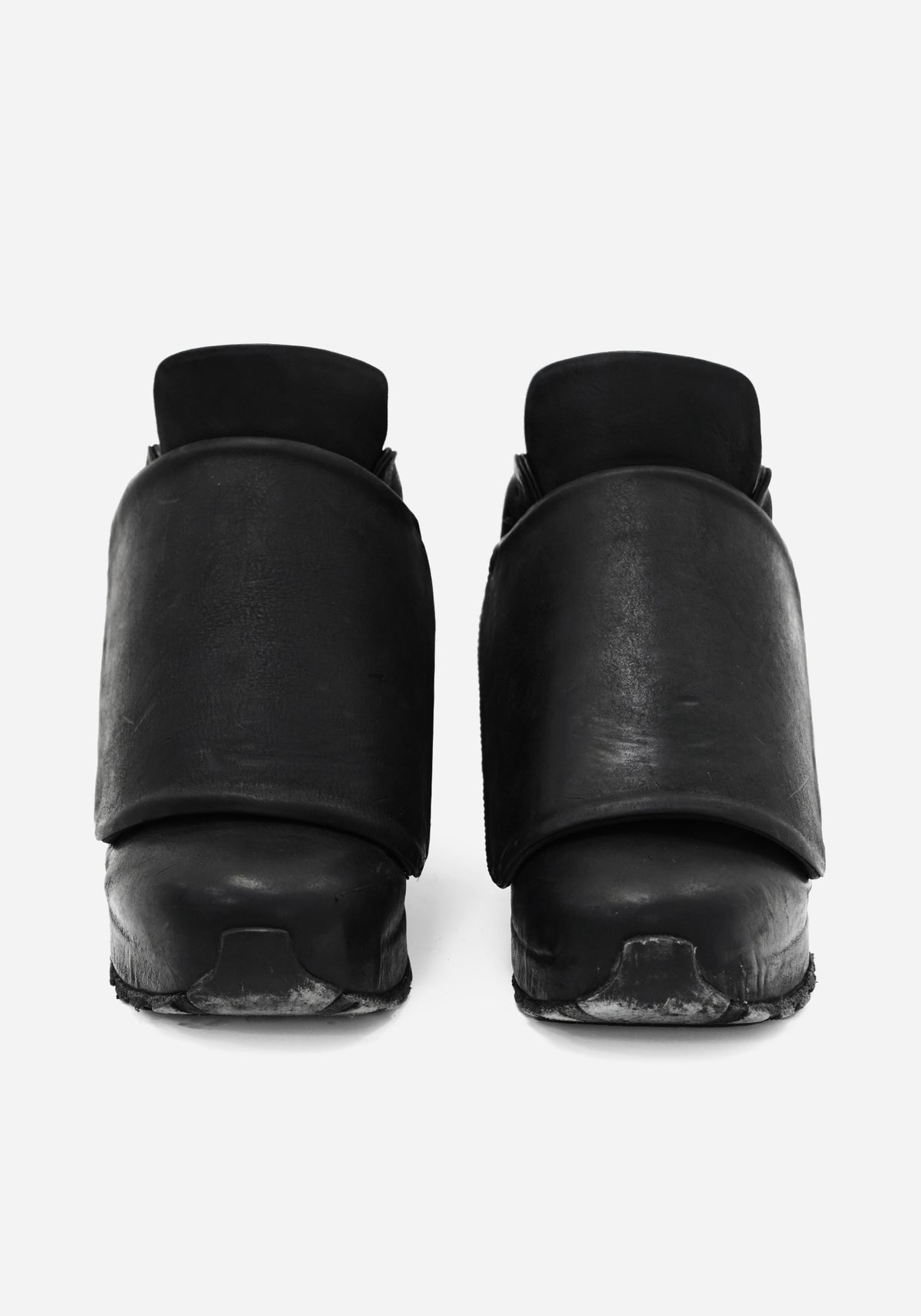 "TARGA" MORPHED SHELL MAGNETIC SHIELDED LEATHER SNEAKER LOW