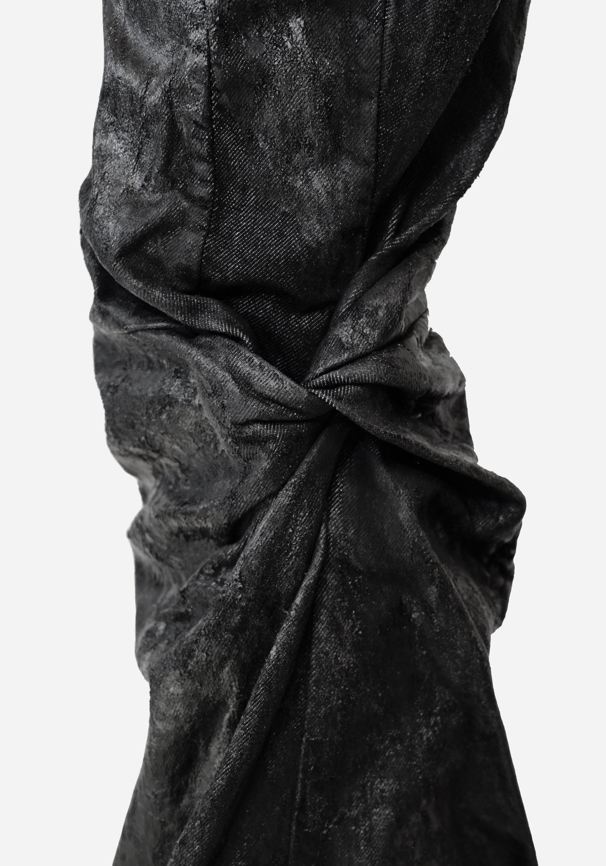 “KNOTTERSTAR” INSERTED KNOT FLARED GLASS DENIM